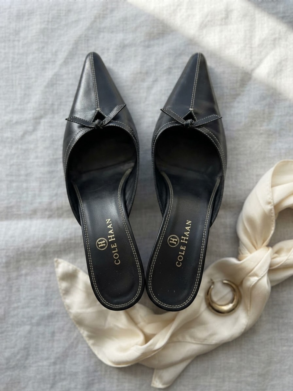 Vintage Cole Haan Black Leather Pointed Toe Bow Mules Kitten Heels Size 7.5